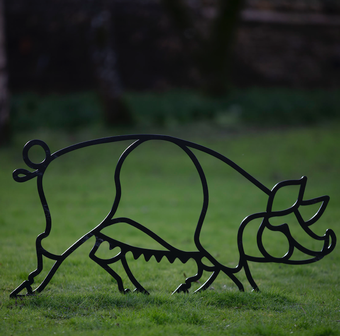 FAS024 Henrietta Bud Mrs Pig