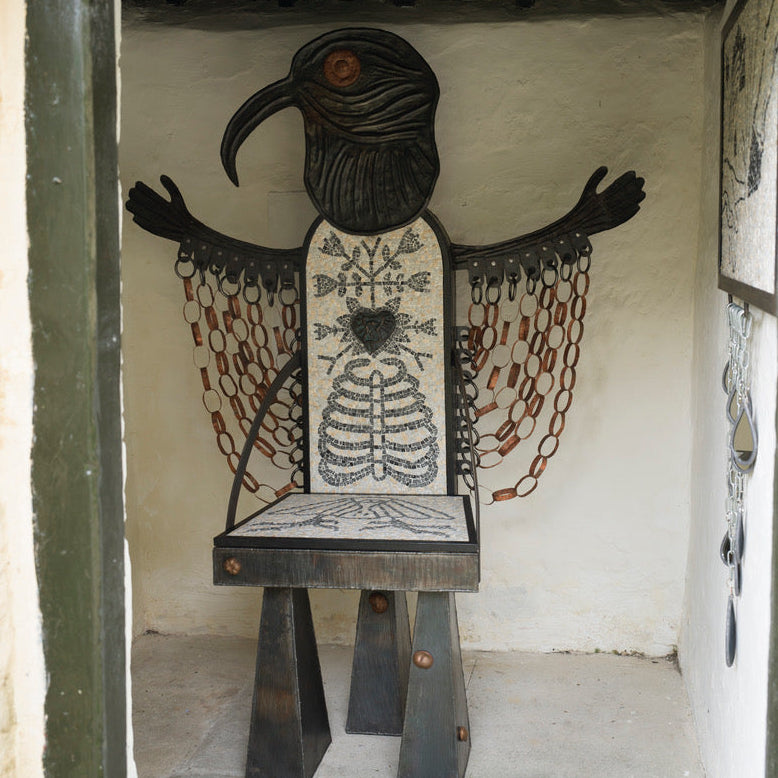 FAS215 HERALDIC PIGEON
